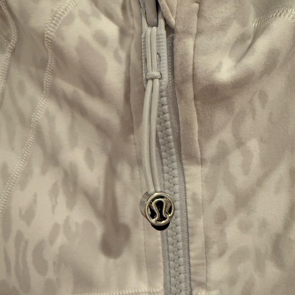 lululemon athletica Light Gray Animal Print Full-Zip Jacket - Picture 4 of 8